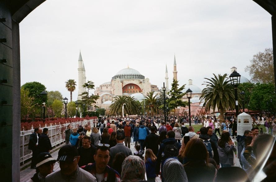 istanbul hagia sophia crowd